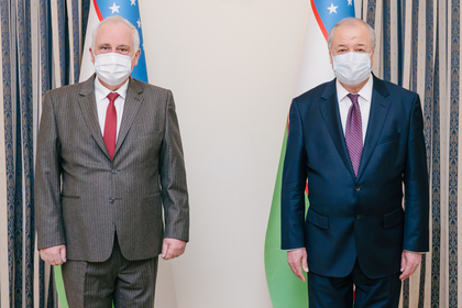 Ambassador Atanas Krastin Hands Credentials to Uzbek Foreign Minister Abdulaziz Kamilov
